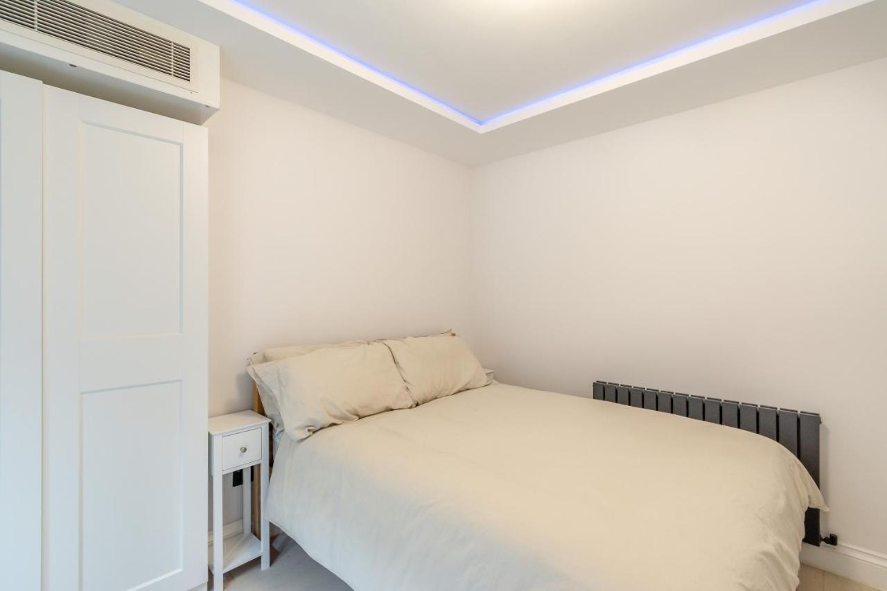 Modern Garden Flat With Private Parking Apartment ลอนดอน ภายนอก รูปภาพ